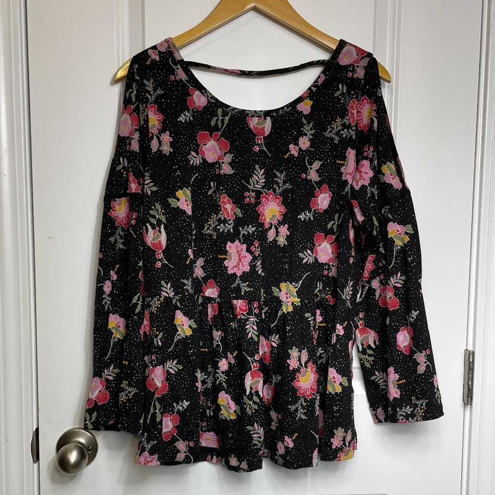 True Craft Black Floral Bell Sleeve Pullover Top